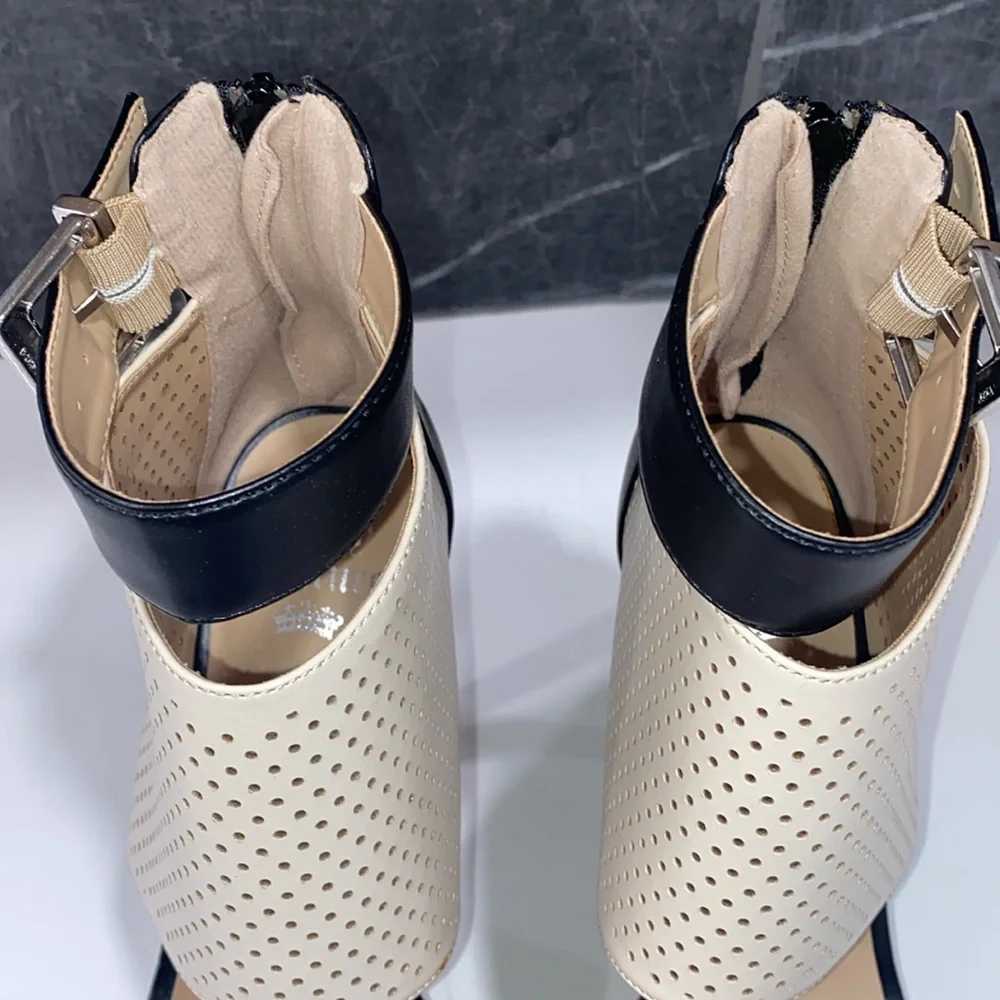 Juicy Couture Women's JCATARAHICE Platform Zip Up Ankle Platform Heels NWOB Sz 7